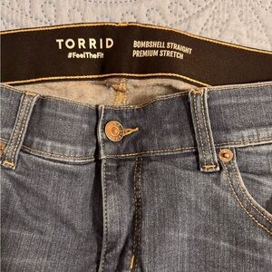 Torrid Bombshell Straight Jeans size 16R
